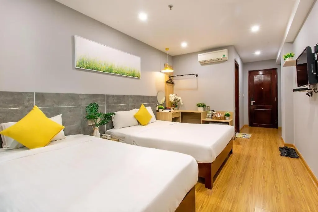 Happy Day Riverside Hotel By Haviland Da Nang 2*,