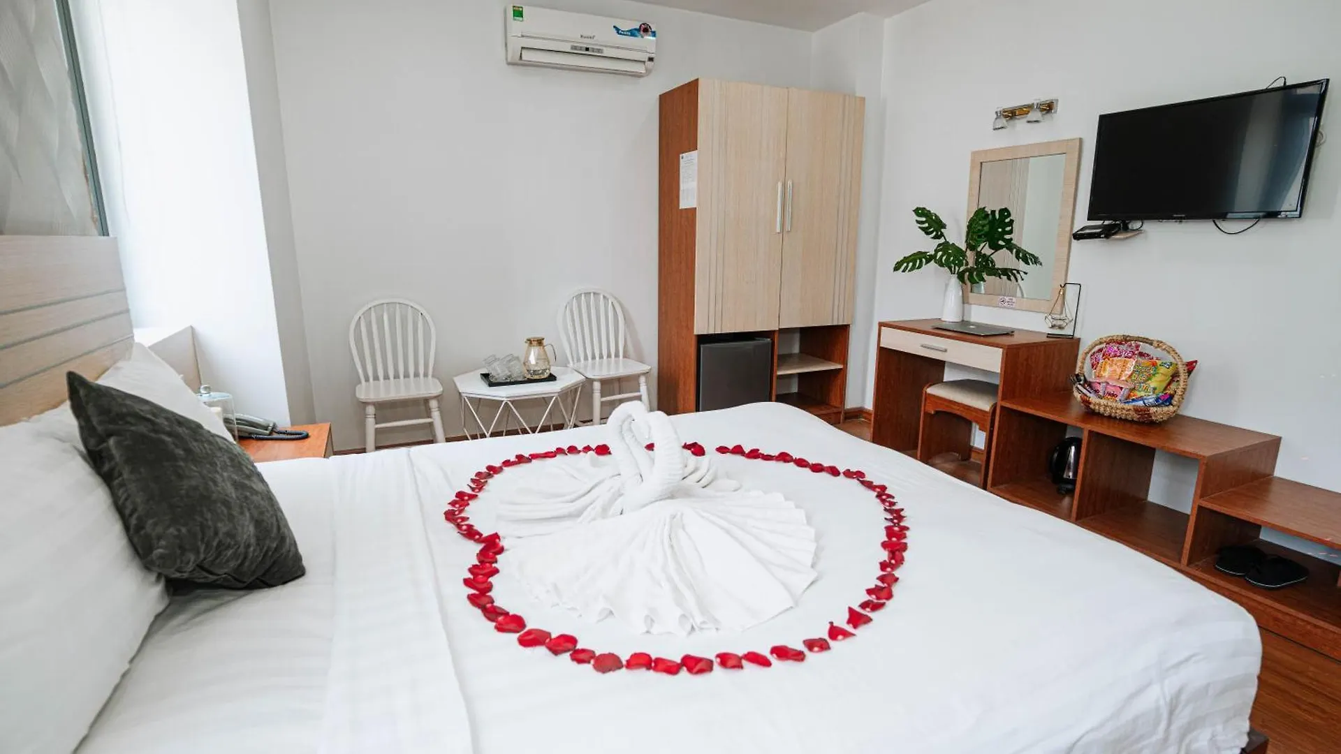 Happy Day Riverside Hotel By Haviland Da Nang